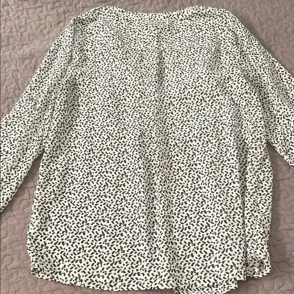 GAP Black and Cream Patterned Blouse short OR long sleeve - Picture 10 of 13